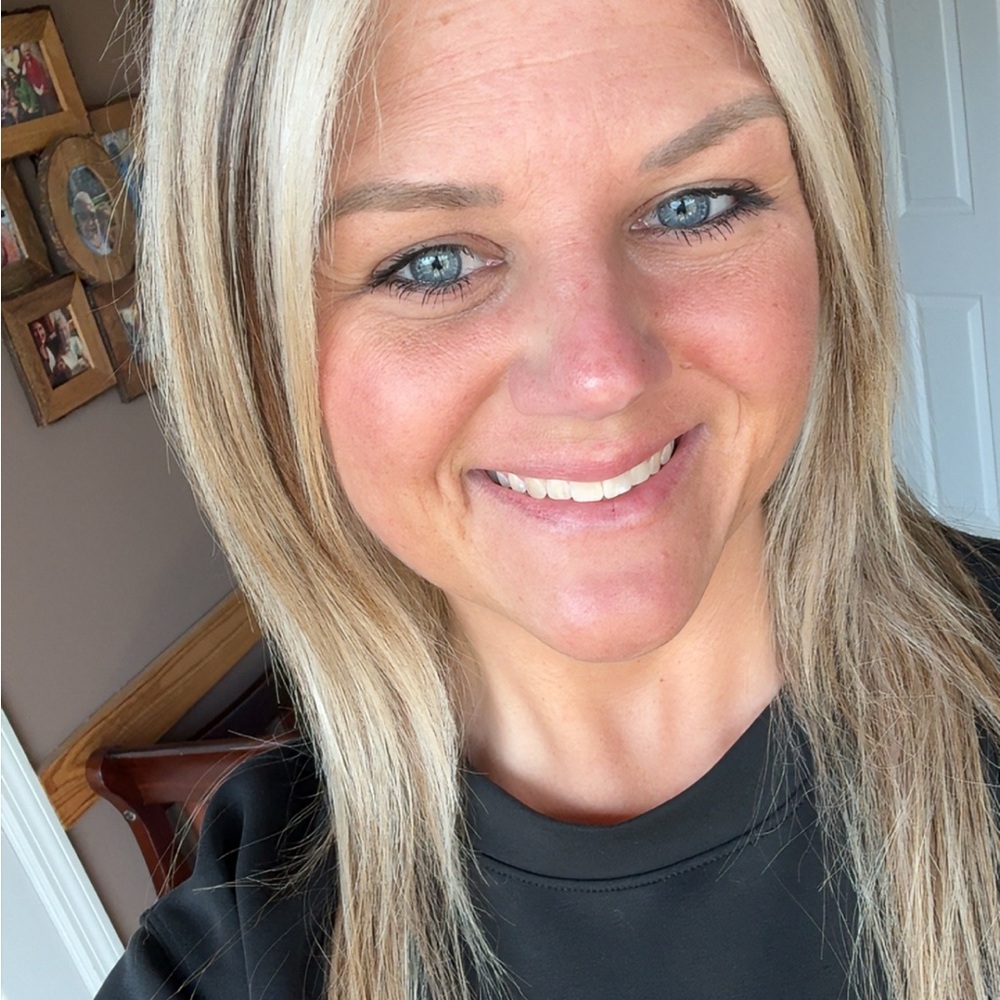 Meet your Posher, Crystal